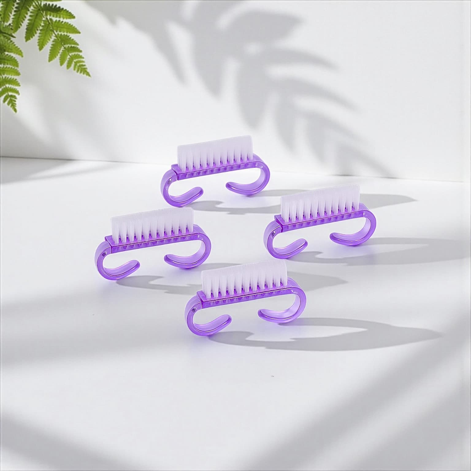 Spazzolina per manicure AMOREBEAUTY per rimuovere la polvere (4 pezzi) Viola