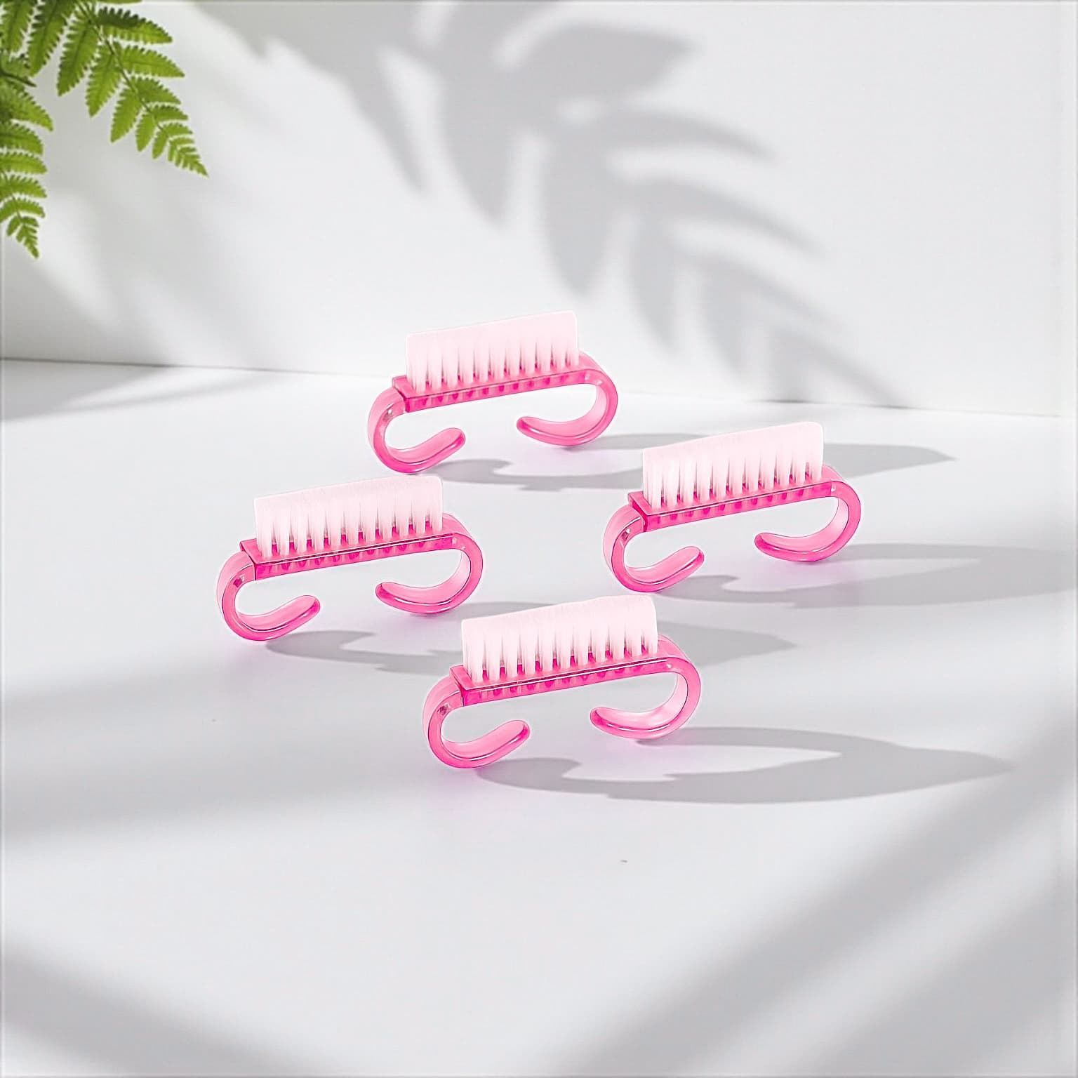 Spazzolina per manicure AMOREBEAUTY per rimuovere la polvere (4 pezzi) Rosa