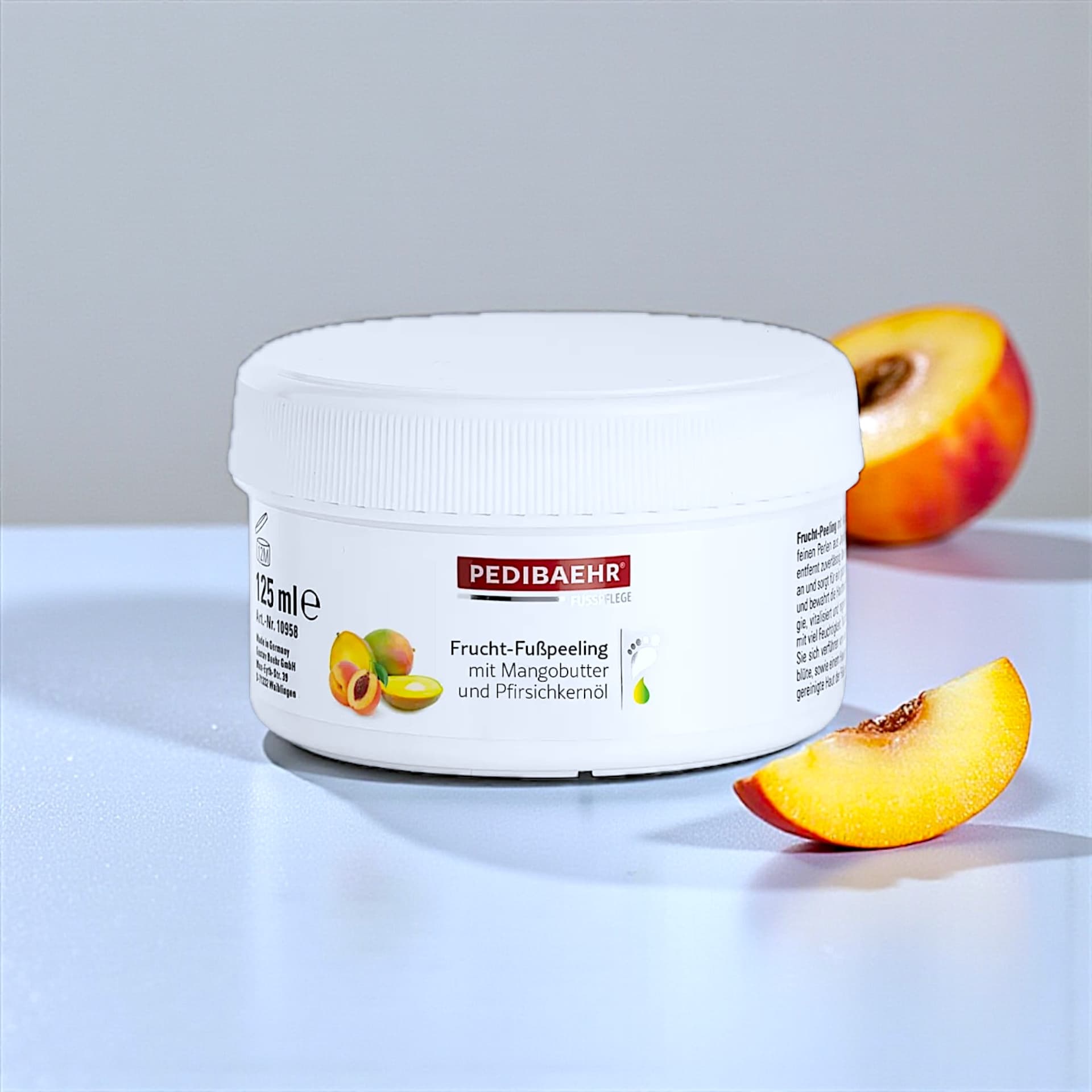 PEDIBAEHR Scrub piedi alla frutta con burro di mango e olio di nocciolo di pesca (FRUCHT-FUSSPEELING), 125 ml